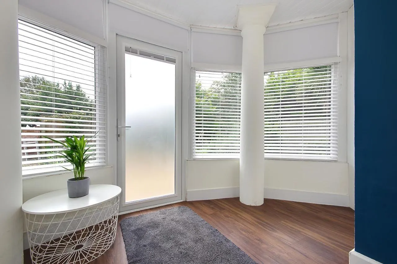 Homestay Large En-Suite By The Beach Bournemouth