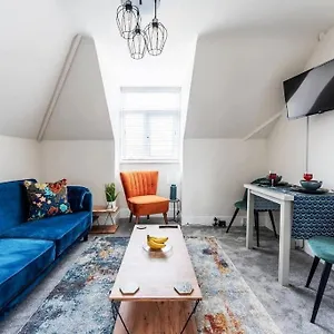  Apartment The Coastal Loft