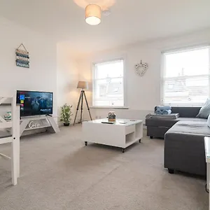  Apartment Light And Airy 1 Bedroom Flat 700m From The